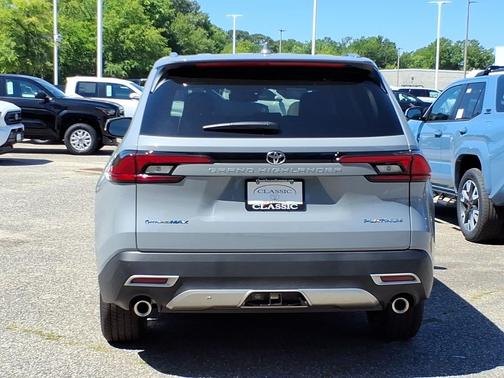 Cement 2026 Toyota Grand Highlander Hybrid Platinum MAX