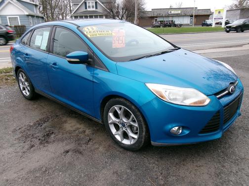 BLUE CANDY METALLIC 2013 Ford Focus SE