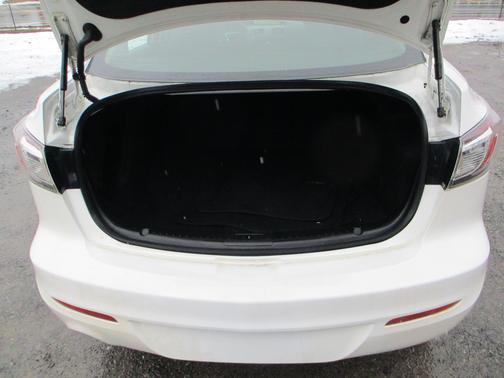 2013 Mazda Mazda3 i Sport