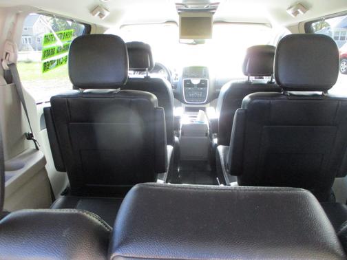 2014 Chrysler Town & Country Touring-L
