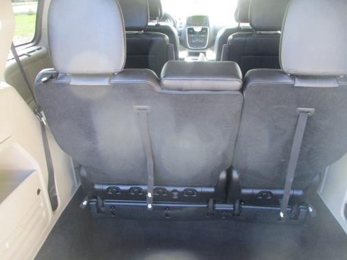 2014 Chrysler Town & Country Touring-L