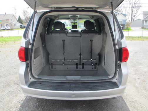 2011 Volkswagen Routan SE