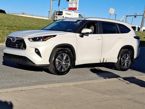 2024 Toyota Highlander XLE