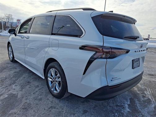 2026 Toyota Sienna XLE