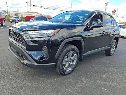2025 Toyota RAV4 Hybrid XLE