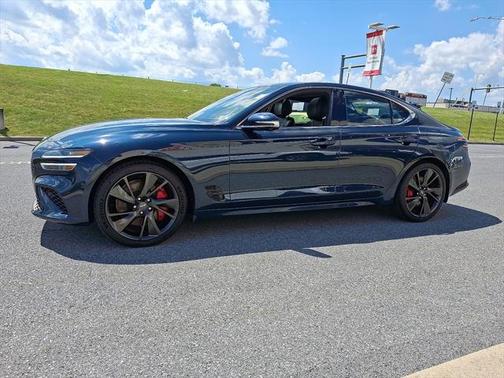 2022 Genesis G70 3.3T AWD