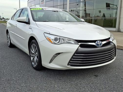 2017 Toyota Camry Hybrid XLE