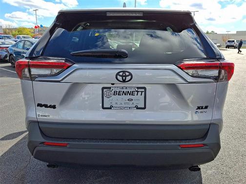 2025 Toyota RAV4 Hybrid XLE