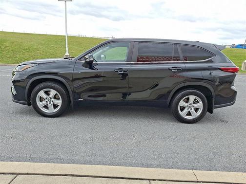 2023 Toyota Highlander Hybrid LE