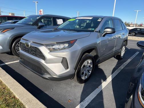 2022 Toyota RAV4 LE