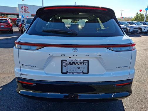 2025 Toyota Crown Signia Limited