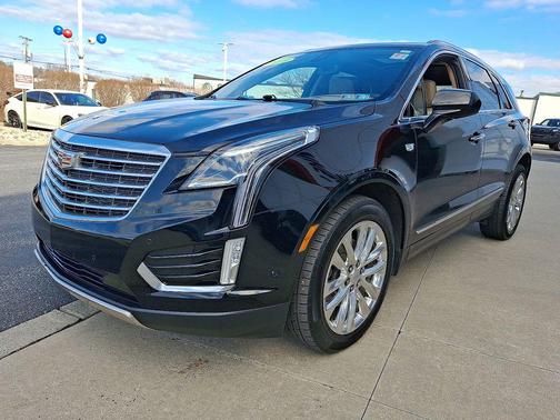 Stellar Black Metallic 2019 Cadillac XT5 Platinum