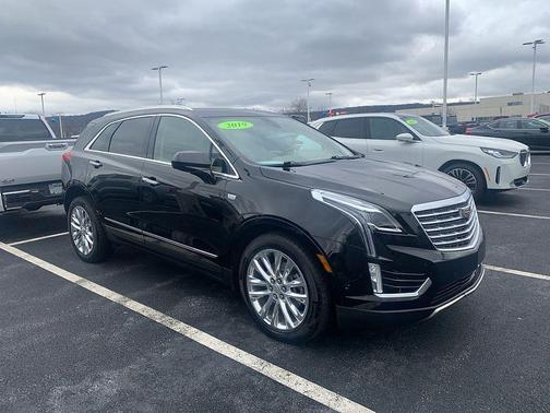 Stellar Black Metallic 2019 Cadillac XT5 Platinum