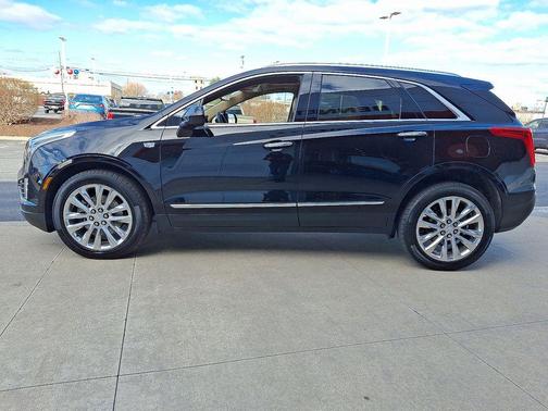 Stellar Black Metallic 2019 Cadillac XT5 Platinum