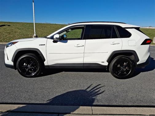 2021 Toyota RAV4 Hybrid LE
