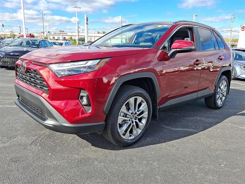 2025 Toyota RAV4 XLE Premium