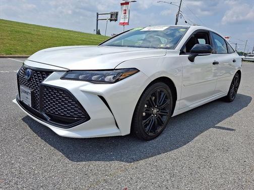 2022 Toyota Avalon Hybrid XSE