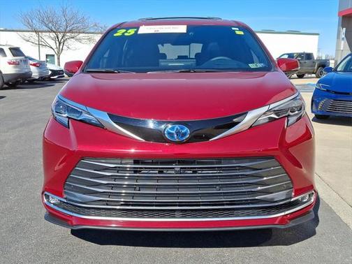 2025 Toyota Sienna Platinum 7 Passenger