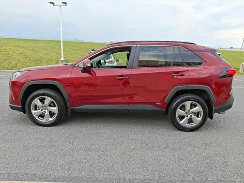 2021 Toyota RAV4 Hybrid XLE Premium
