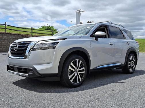 2023 Nissan Pathfinder Platinum 4WD