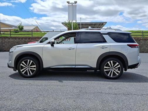 2023 Nissan Pathfinder Platinum 4WD