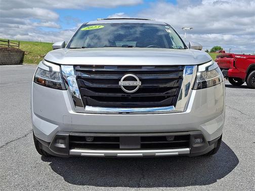 2023 Nissan Pathfinder Platinum 4WD