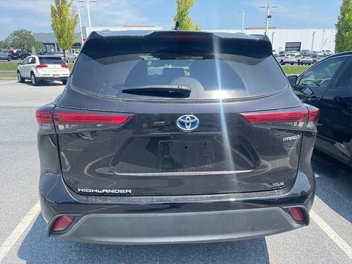 2021 Toyota Highlander Hybrid XLE