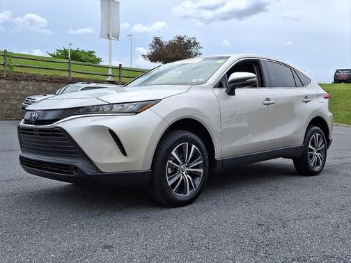 2022 Toyota Venza LE