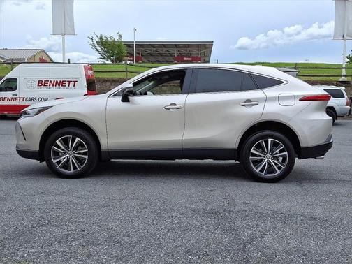 2022 Toyota Venza LE