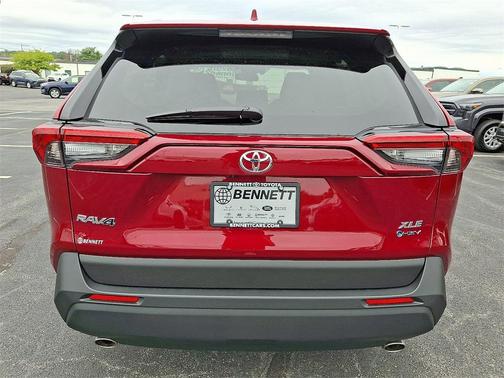 2025 Toyota RAV4 Hybrid XLE