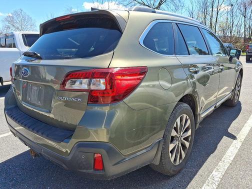 Green Metallic 2018 Subaru Outback 2.5i Touring