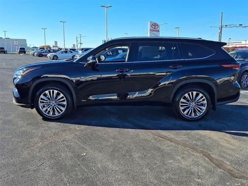 2025 Toyota Highlander Hybrid Platinum