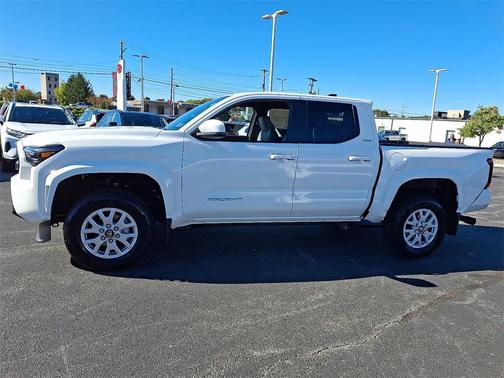 2025 Toyota Tacoma SR5