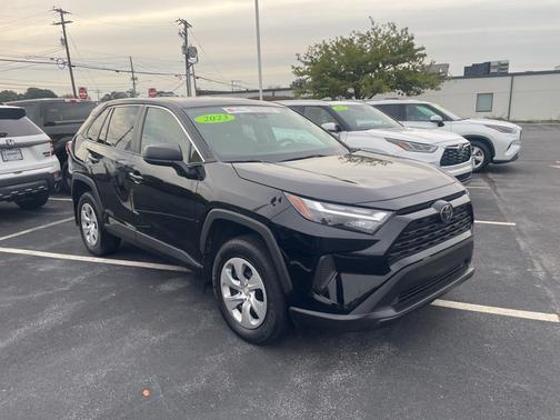 2023 Toyota RAV4 LE