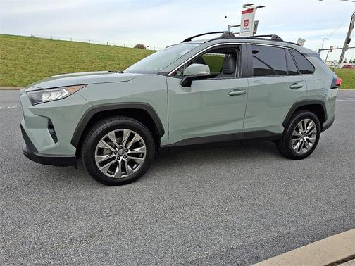 2019 Toyota RAV4 XLE Premium