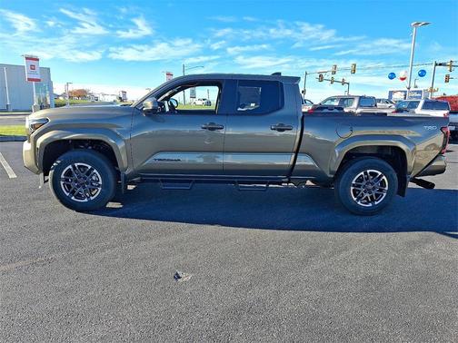 2025 Toyota Tacoma TRD Sport