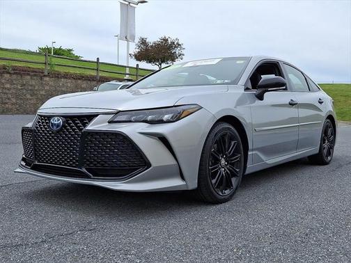 2022 Toyota Avalon Hybrid XSE