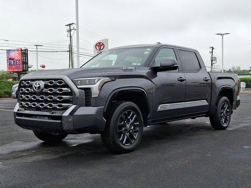 2025 Toyota Tundra Hybrid Platinum