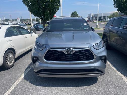 2023 Toyota Highlander Platinum