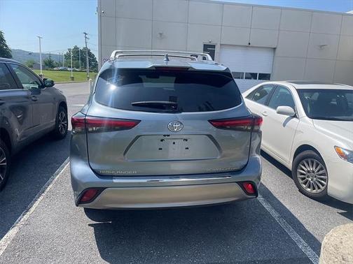 2023 Toyota Highlander Platinum