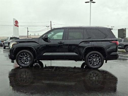 2025 Toyota Sequoia Platinum