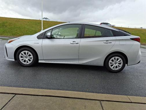 2021 Toyota Prius LE