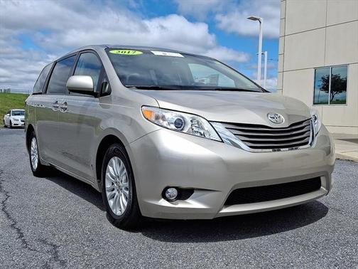 2017 Toyota Sienna XLE