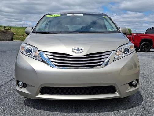2017 Toyota Sienna XLE