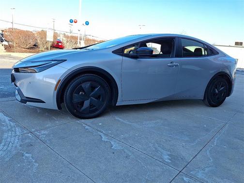 2024 Toyota Prius LE