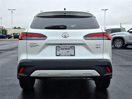 2025 Toyota Corolla Cross XLE