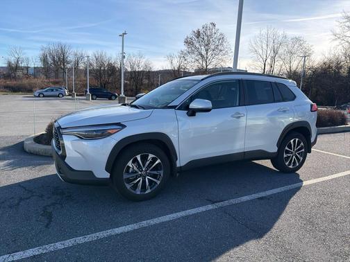 2024 Toyota Corolla Cross XLE