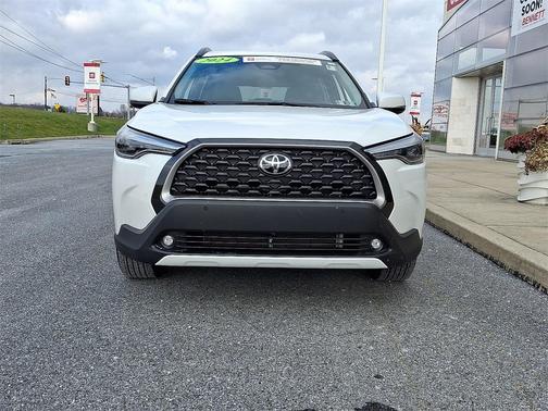 2024 Toyota Corolla Cross XLE