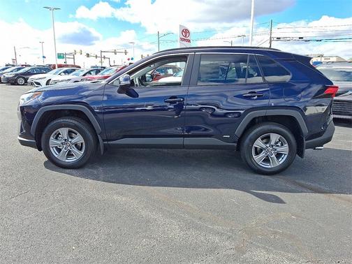 2025 Toyota RAV4 Hybrid XLE