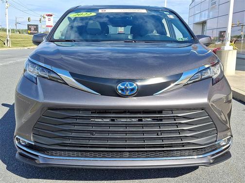 2022 Toyota Sienna XLE 7 Passenger